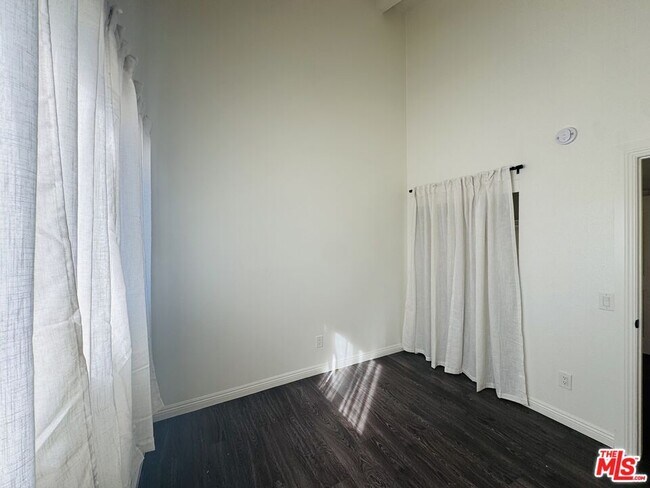 Building Photo - 43609 Stanridge Ave