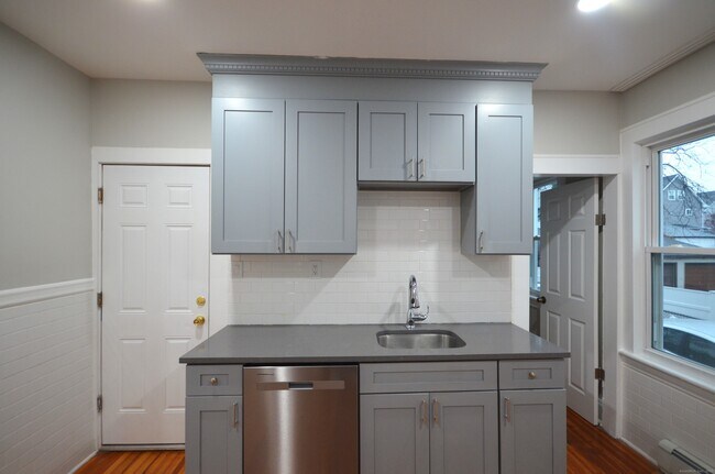 Building Photo - 68 Westfield Ave