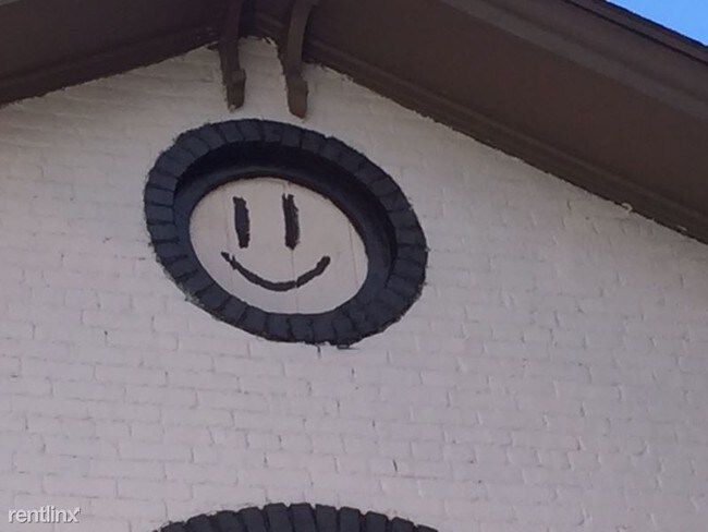 Building Photo - 424 Monroe Ave