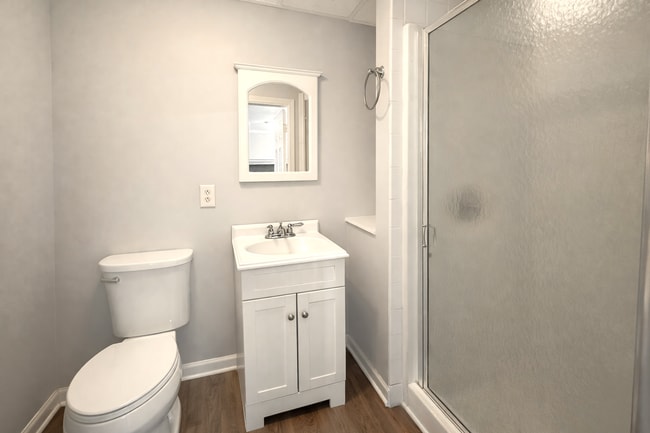 Building Photo - SEE IT NOW:Bright 3-Bed Home with Spacious Layout & Natural Light!