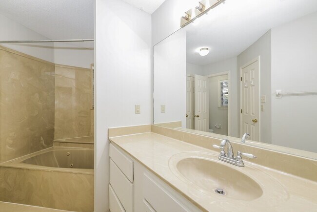 Building Photo - 3565 Foxfield Trail