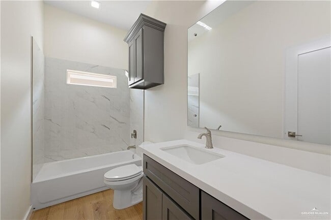 Building Photo - 44 N Trinity St