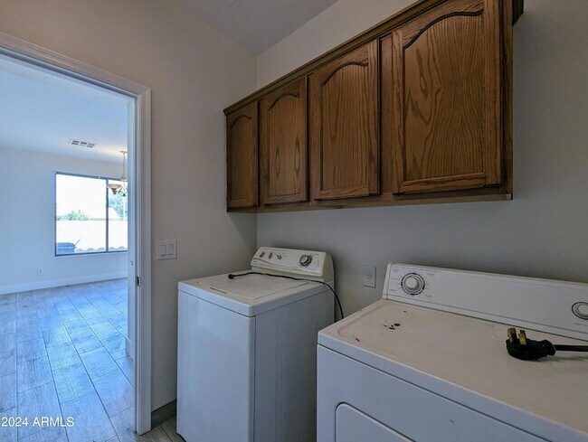 Building Photo - 15432 W Tasha Cir
