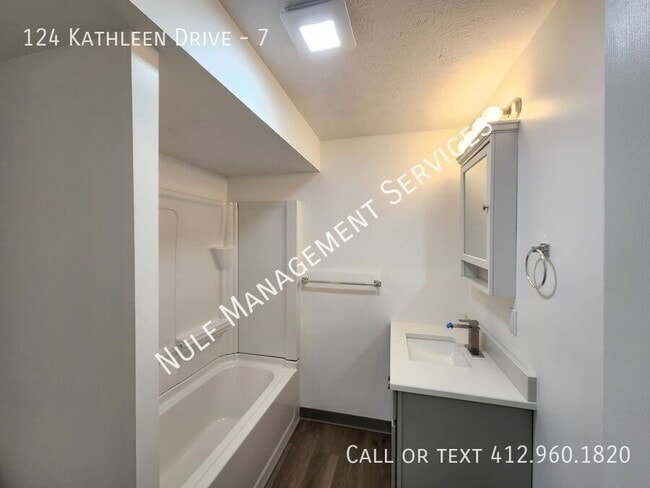 Building Photo - 124 Kathleen Dr