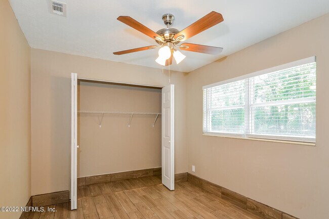 Building Photo - 4440 Naranja Dr S