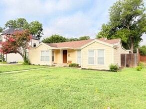 Building Photo - 837 Northwood Rd