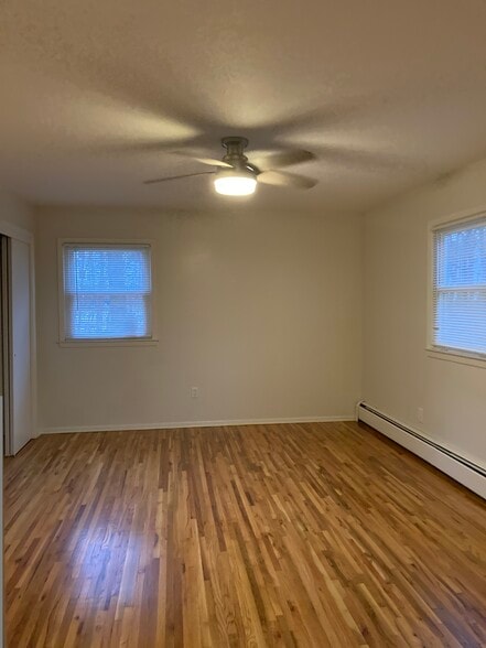 Building Photo - 162 Railroad Ave