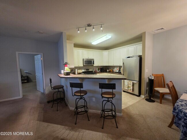 Building Photo - 625 Sloan Ct