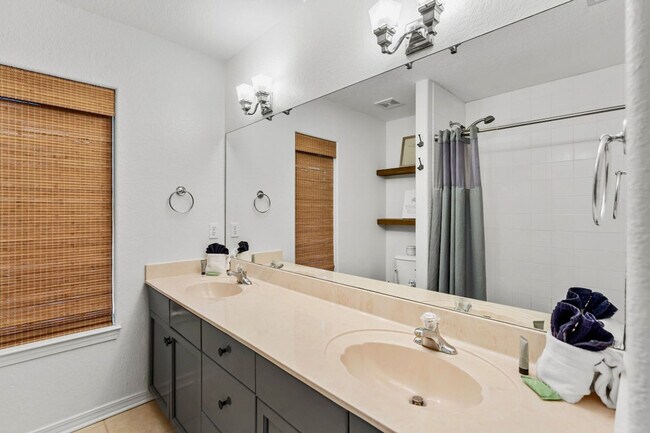 Building Photo - 4639 Paradise Isles