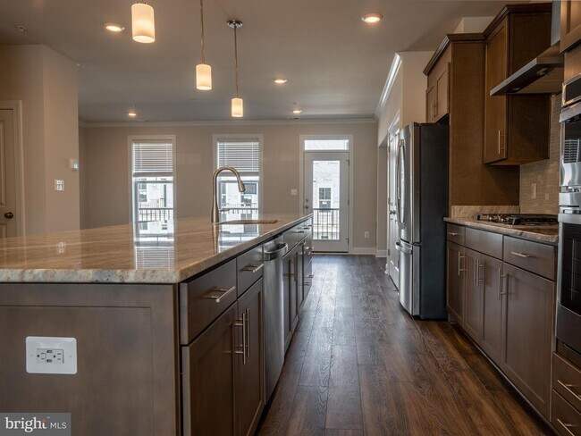 Building Photo - 14965 River Walk Way