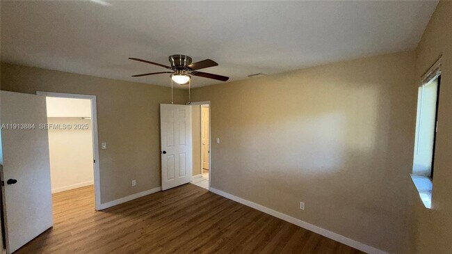 Building Photo - 6625 SW 49th St