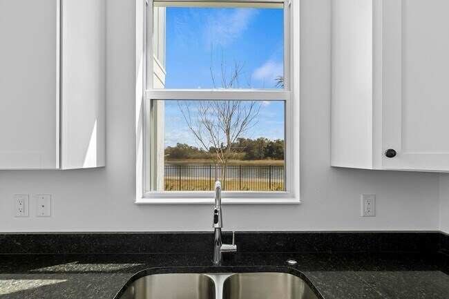 Building Photo - 4404 Longwood Lk Sq