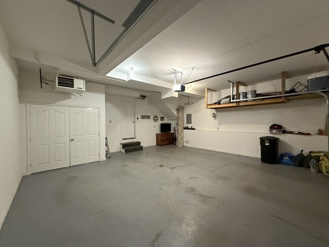 Building Photo - 6160 S Clearview Loop