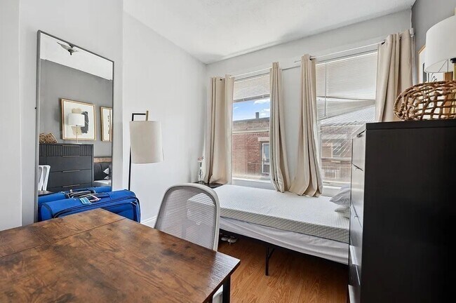 Building Photo - 12 Foster St