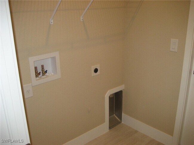Building Photo - 410 SW 42nd Terrace