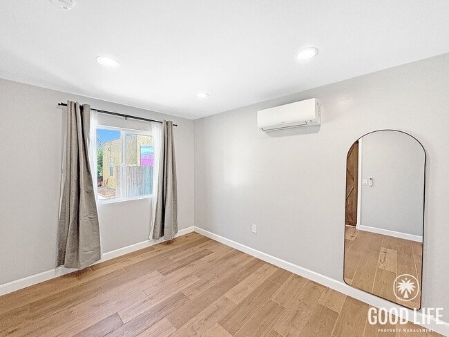 Building Photo - zIsla Vista Dr
