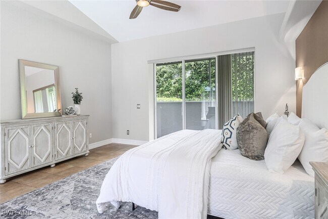 Building Photo - 9754 Wilshire Lakes Blvd