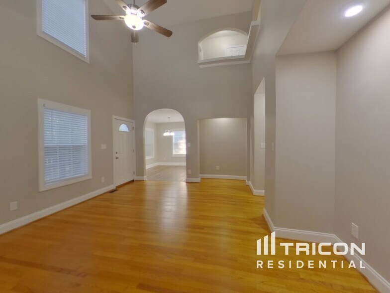 Building Photo - 6807 Ridge Haven Ln