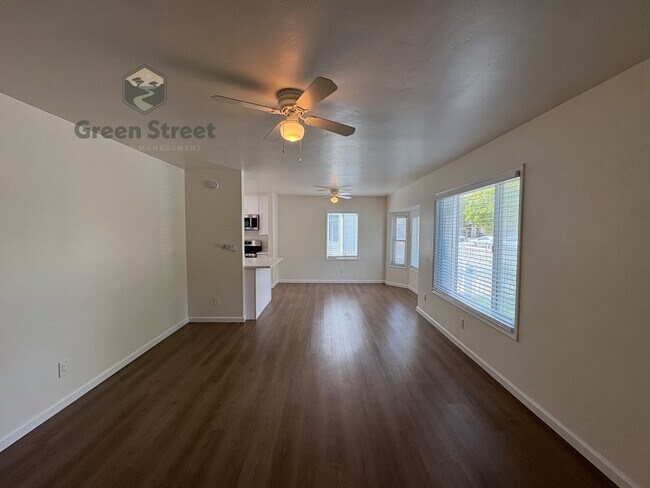 Building Photo - 1719 Oliver Ave