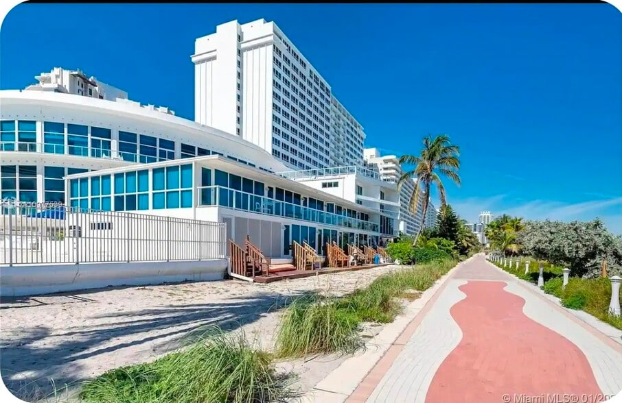 Building Photo - 5445 Collins Ave