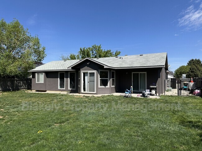 Building Photo - 2263 E Clarene St