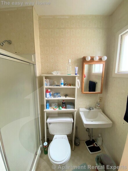 Building Photo - 250 Beacon St