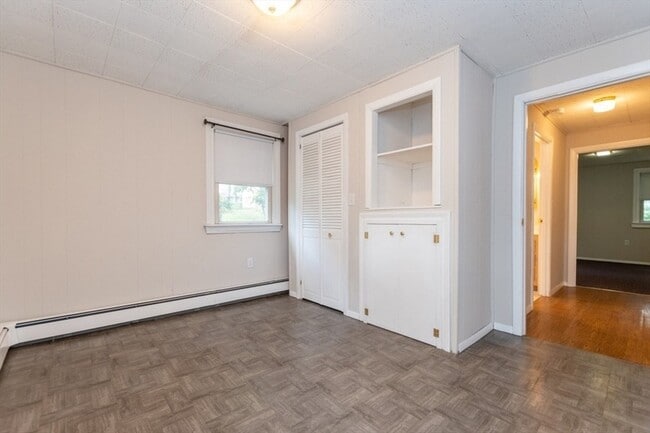 Building Photo - 205 Hardy Pond Rd