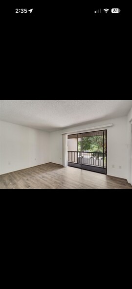 Building Photo - 926 Sunridge Dr