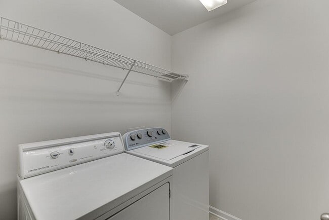 Building Photo - 805 Tulip Poplar Way