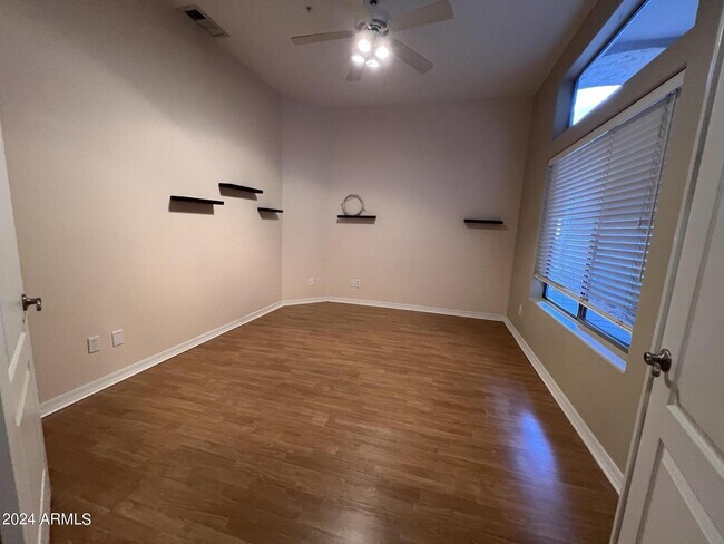 Building Photo - 11467 E Sweetwater Ave