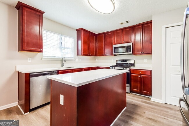 Building Photo - 6640 Delaware Bend