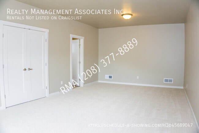 Building Photo - 5050 N Cortona Way