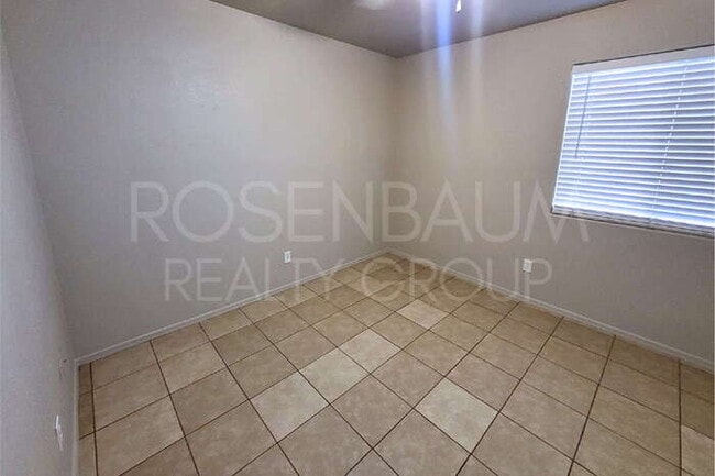 Building Photo - 8585 W Santa Cruz Blvd