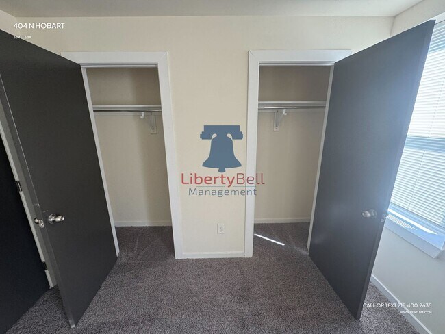 Building Photo - 404 N Hobart St