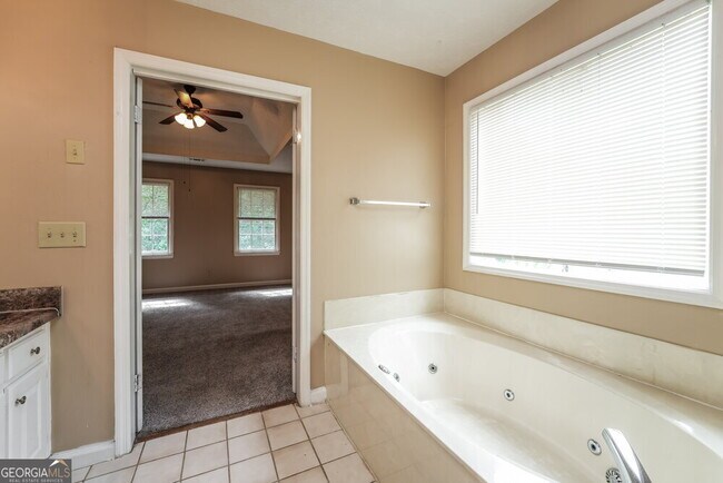 Building Photo - 3550 Spring Creek Cir