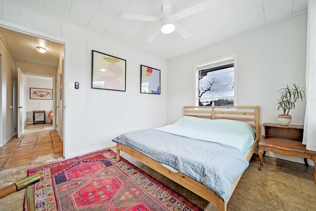 Building Photo - Meadow View Manor