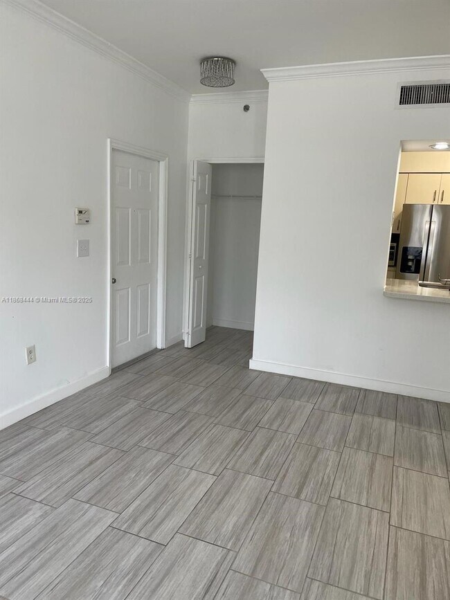 Building Photo - 3155 NE 184th St