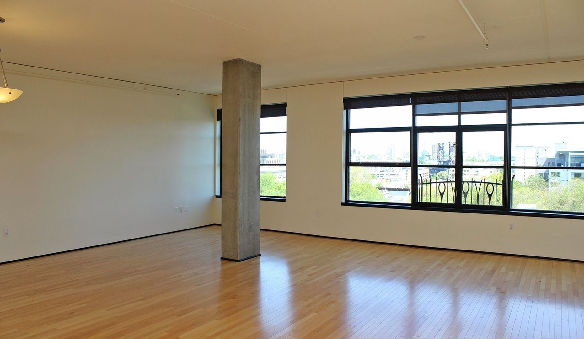 Building Photo - 333 NW 9th Ave