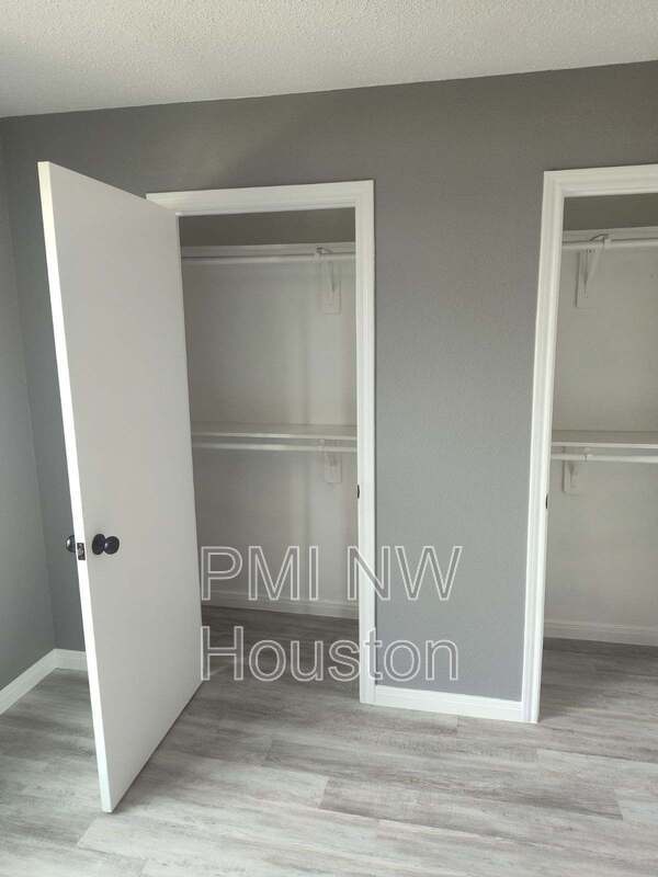 Building Photo - 2687 Gessner Rd