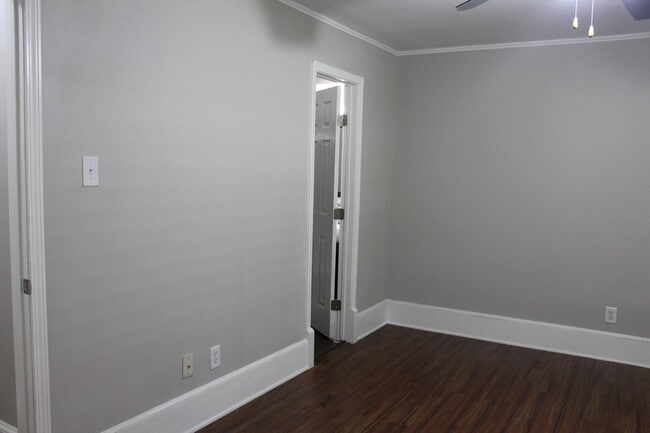 Building Photo - 540 Southtrail Dr