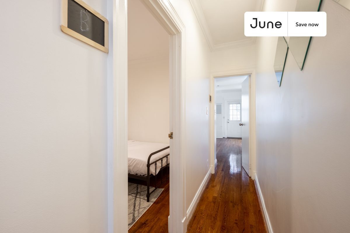 Building Photo - 1835 Mintwood Pl NW