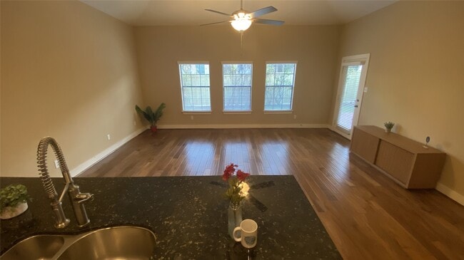 Building Photo - 6057 Yale St