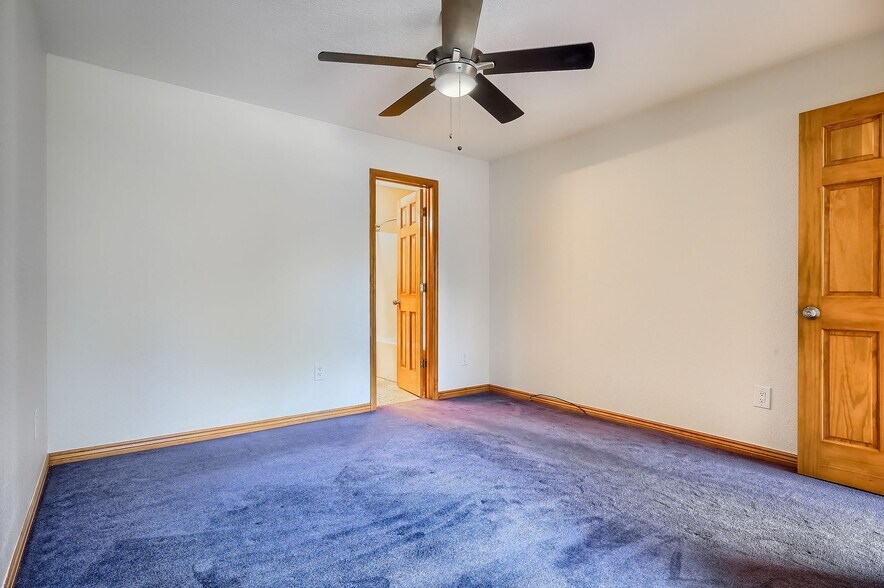 Building Photo - 8327 S Upham Way