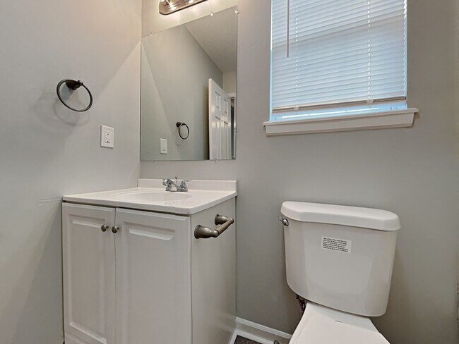 Building Photo - 4221 Woodland Ave