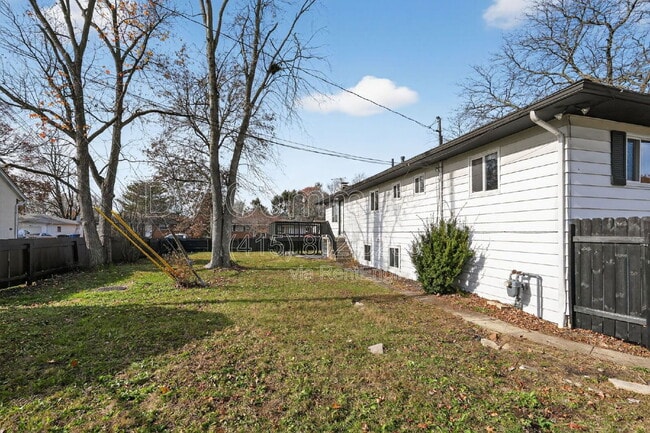 Building Photo - 4835 Almont Dr