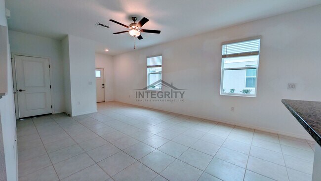 Building Photo - 6049 Shiner St