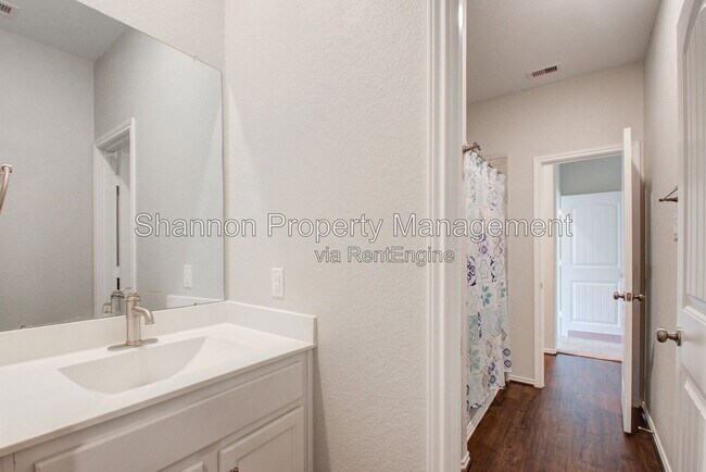 Building Photo - 9547 Summer River Dr