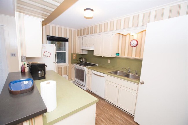 Building Photo - 2061 Winrock Blvd