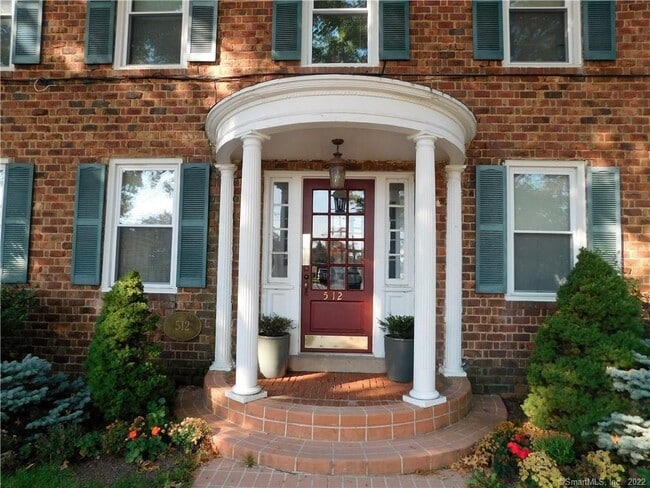 Building Photo - 512 Townsend Ave