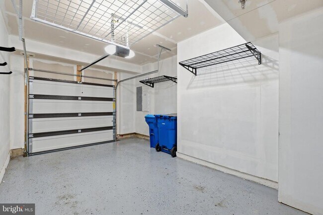 Building Photo - 44481 Wolfhound Sq
